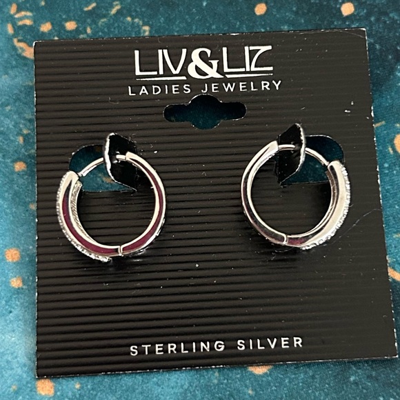 NWT Filigree Wide Pavé Huggie Hoop Earrings - Picture 7 of 11